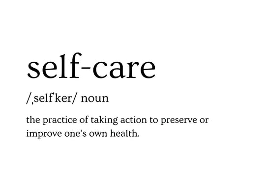 Glowing and Green: Skincare Essentials for Water-Sport Queens