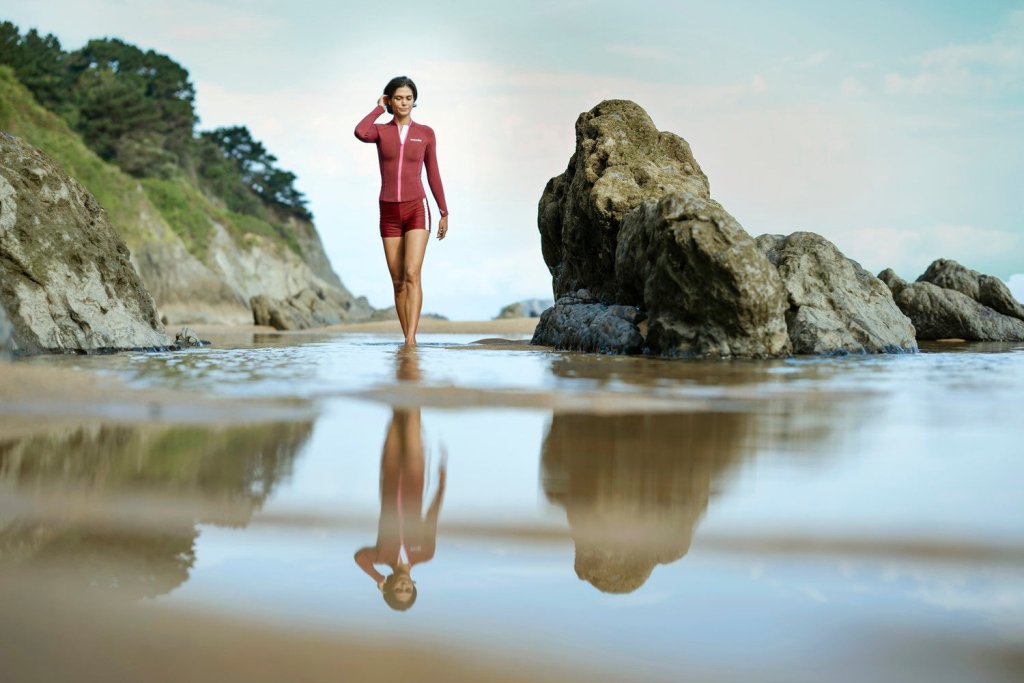 Horizonia Yulex® Jacket ― Red - WALLIEN